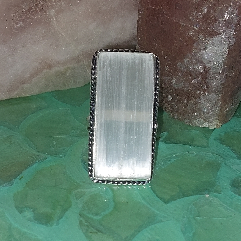 Elongated Rough Cut Selenite Ring Size 8 - Picture 5 of 7